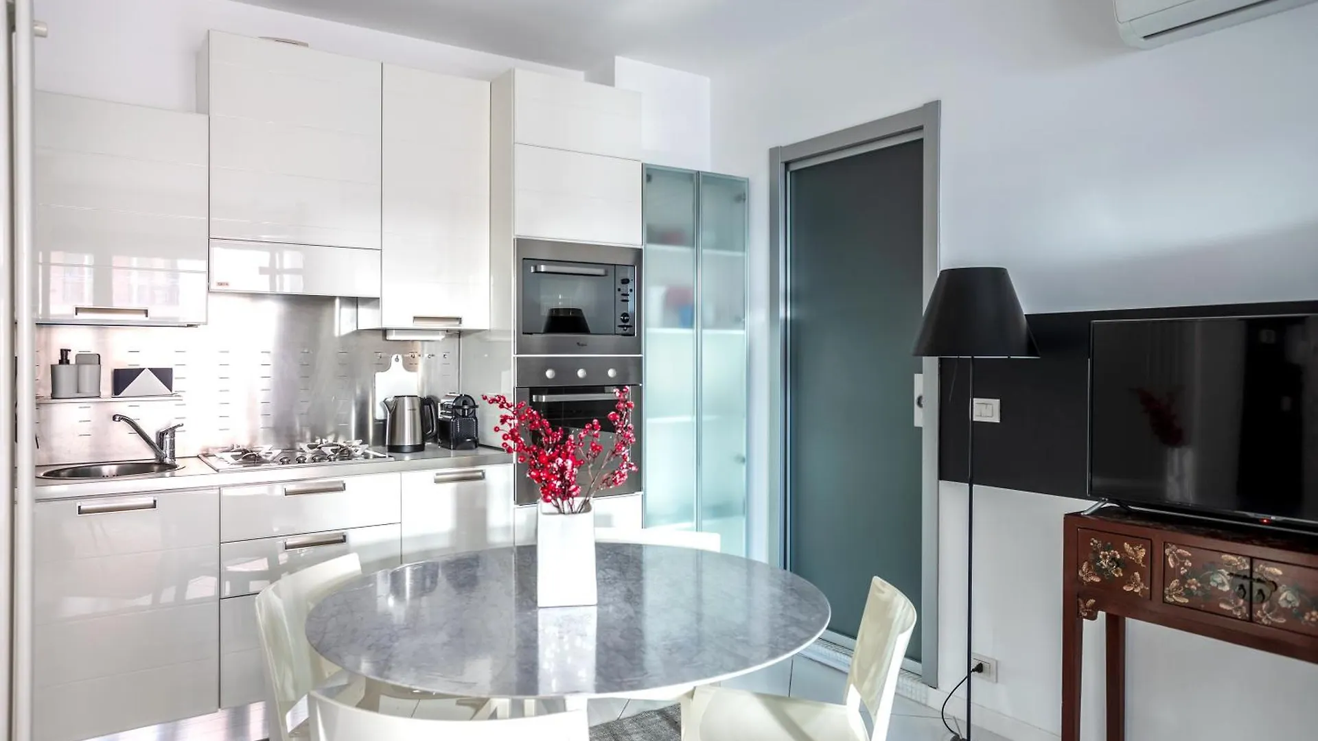 Apartment Decastillia Milan