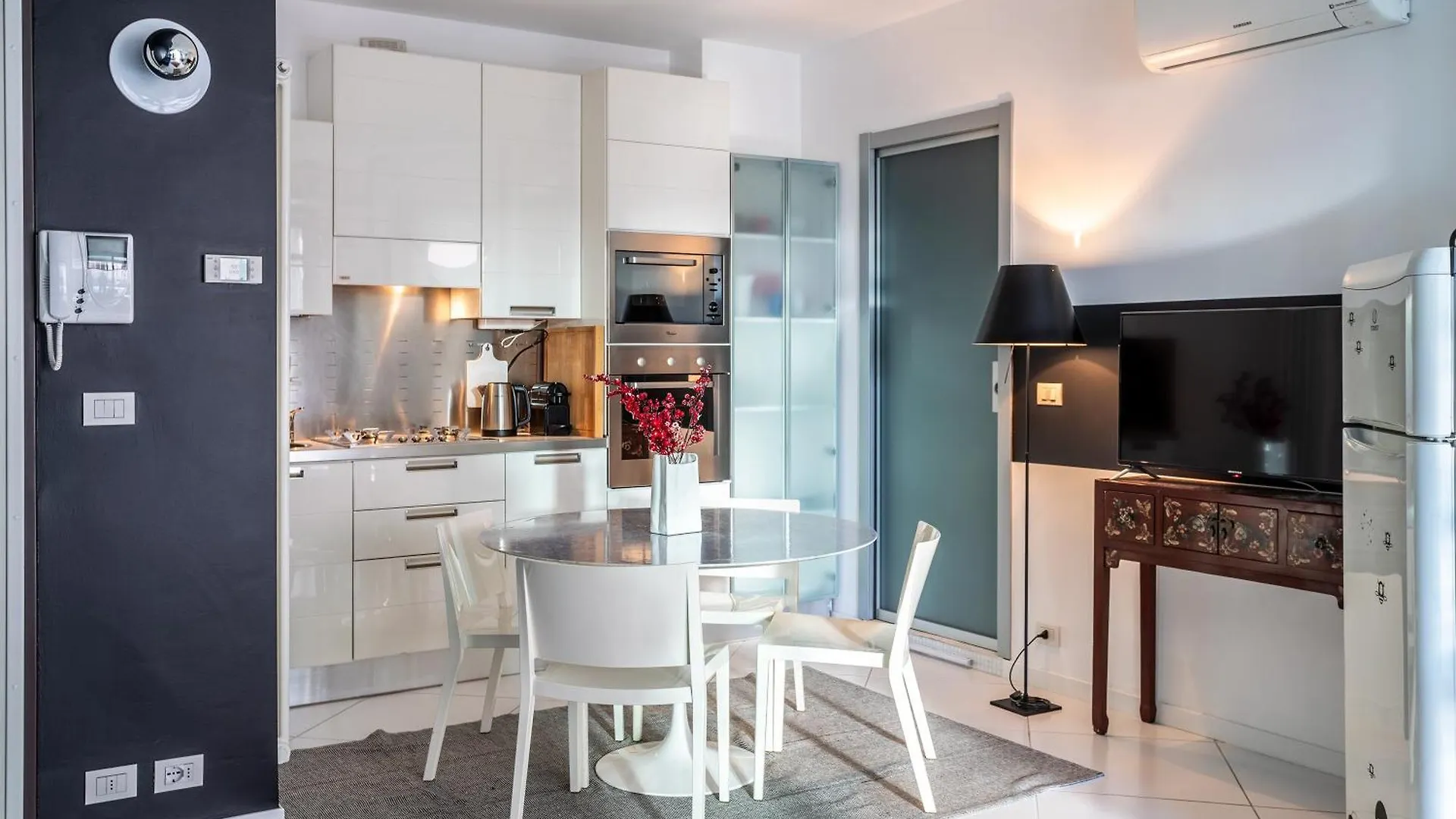 Apartment Decastillia Milan